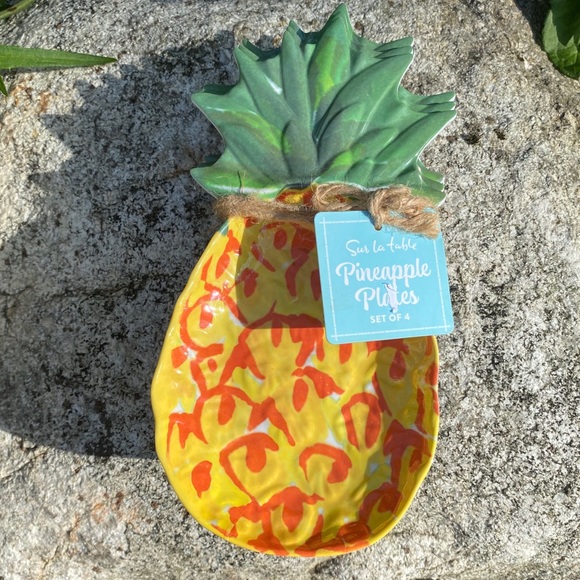 NWT Sur La Table Pineapple Plates Set of 4